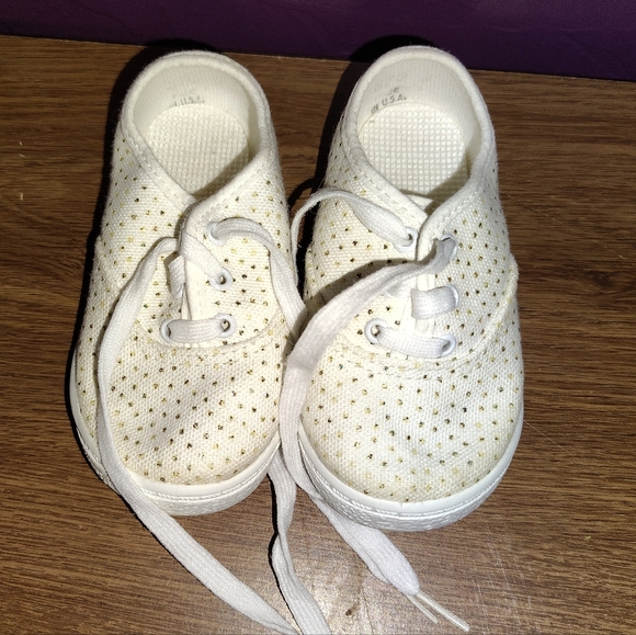 Baby Girl Sneakers Size 3 White with Gold Polkadots Made in USA - Picture 2 of 6